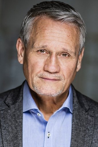 Russell Ferrier headshot