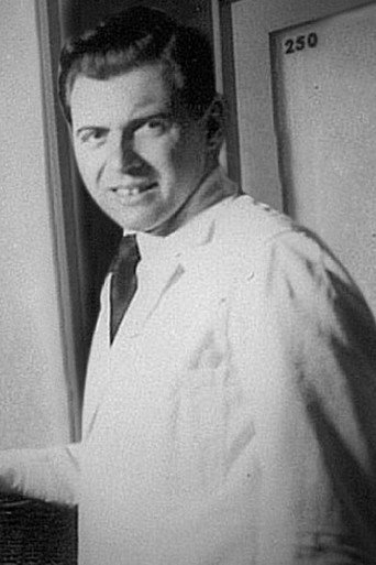 Apr&egrave;s la guerre, l'ombre et la lumi&egrave;re : Josef Mengele, l'insaisissable (2018)