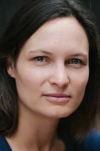 Chloe Schwank headshot
