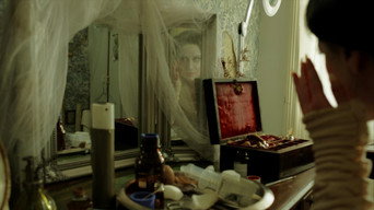 Escena 1 de Porcelain
