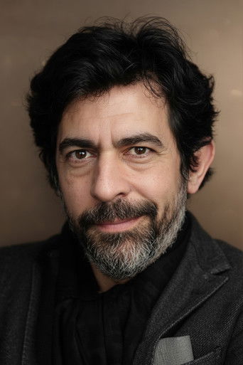 Foto de Okan Bayülgen