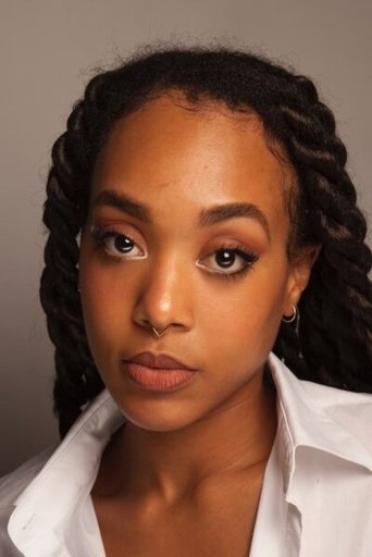 Shaina West headshot