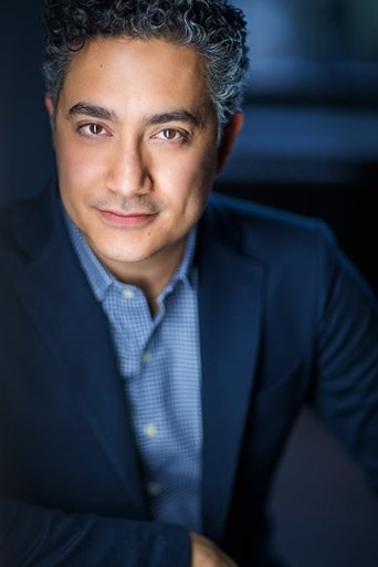 Image of Alessandro Juliani