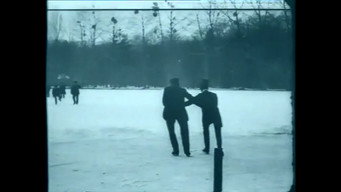 Max Learns to Skate (1907)