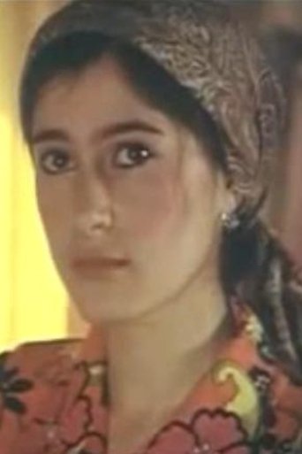 Madina Makhmudova hace el papel de  Madina Makhmudova