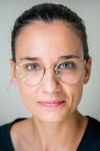Chloé Robichaudの人物画像 3
