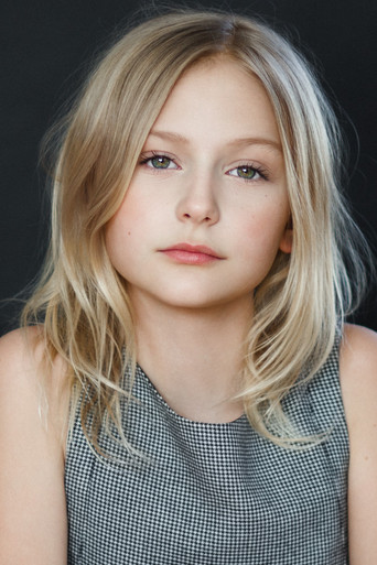 Alyvia Alyn Lindの人物画像 11