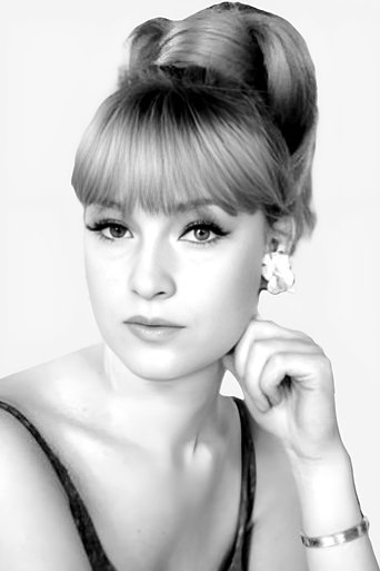 Christa Lang headshot