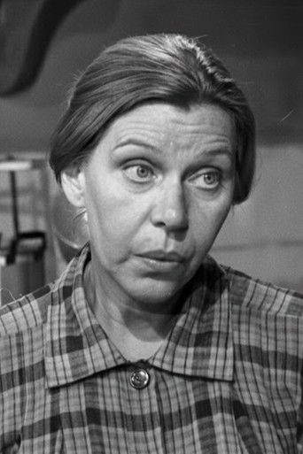 Joyce de Oliveira is Gumercinda