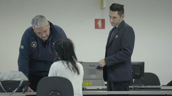 Cena de O Que Você Foi Fazer Lá?