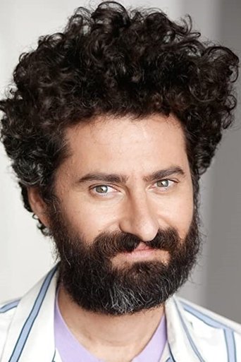 Ryan Radis headshot
