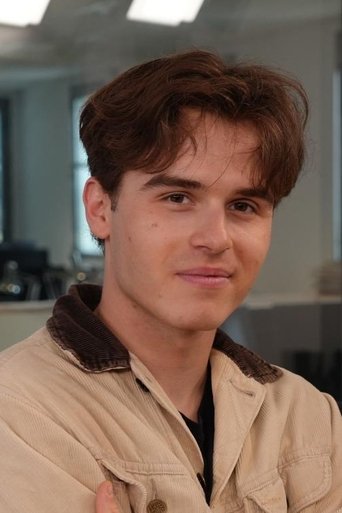 Clément Massy is Éden Louvet