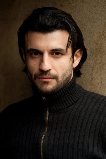 Sam Vincenti headshot