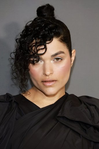 Image of Eve Harlow