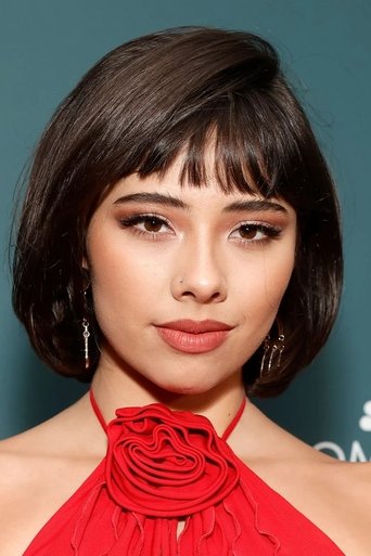 Xochitl Gomez headshot