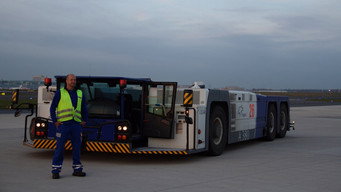 X-Ray Mega Airport (2015)