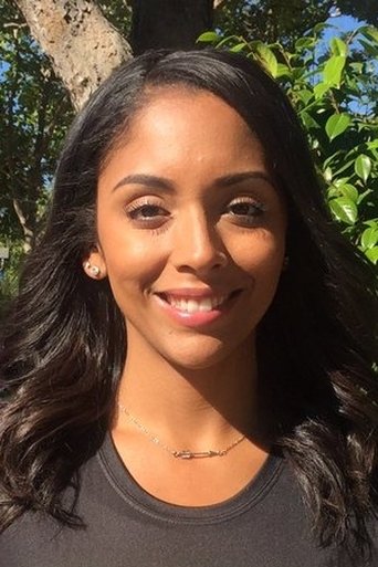 Alyana Gomez headshot