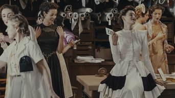 Cristóbal Balenciaga S01E01