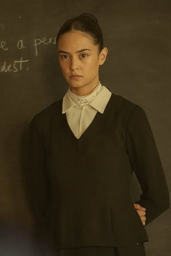 Courtney Eaton — 12