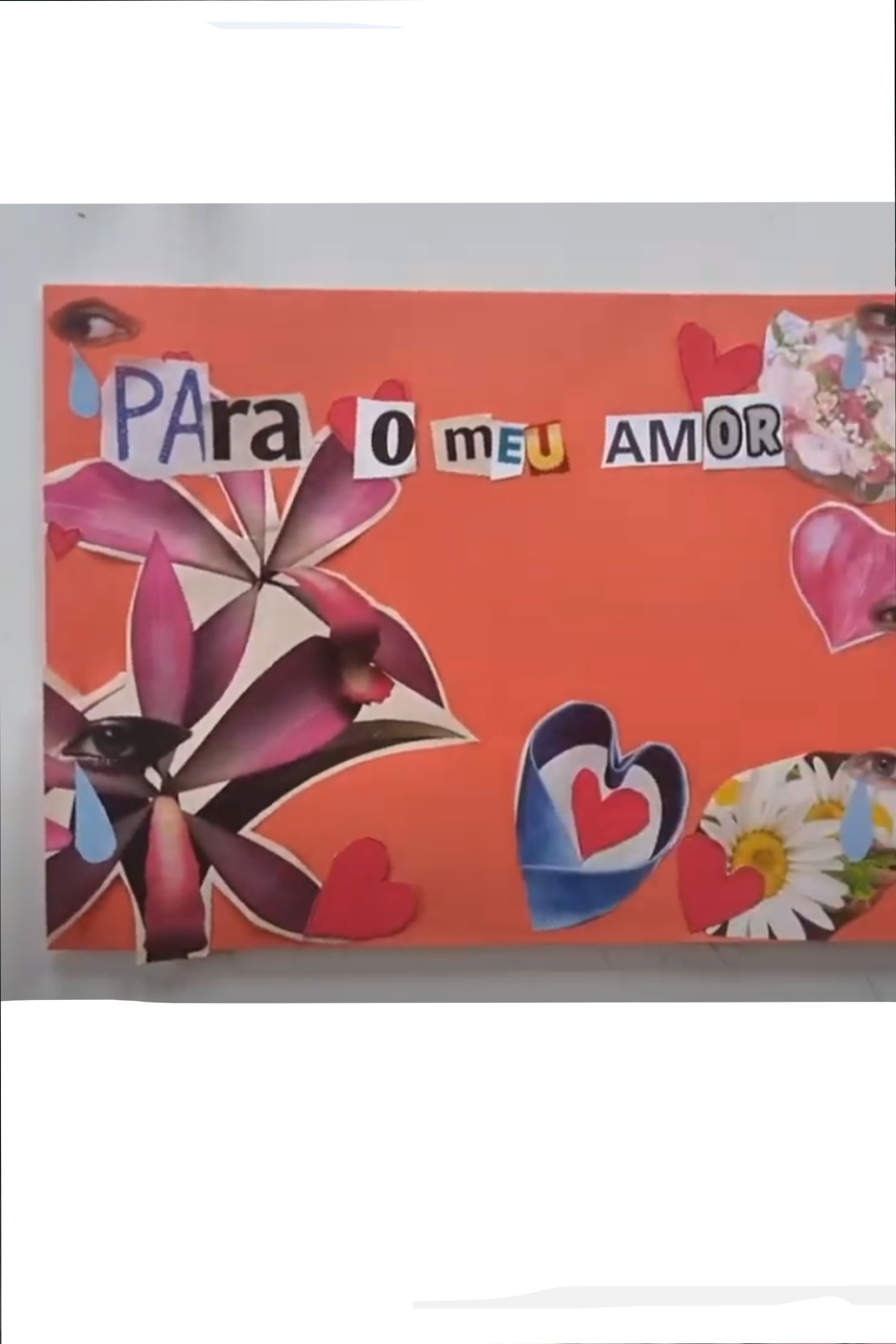 Sentada à Mesa, O Sentimento de Amor, em uma Colagem. (2026) poster