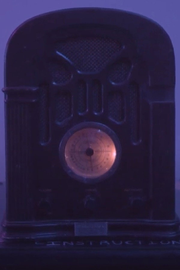The Radio (2022) poster