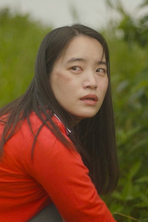 digging woman (2023) poster