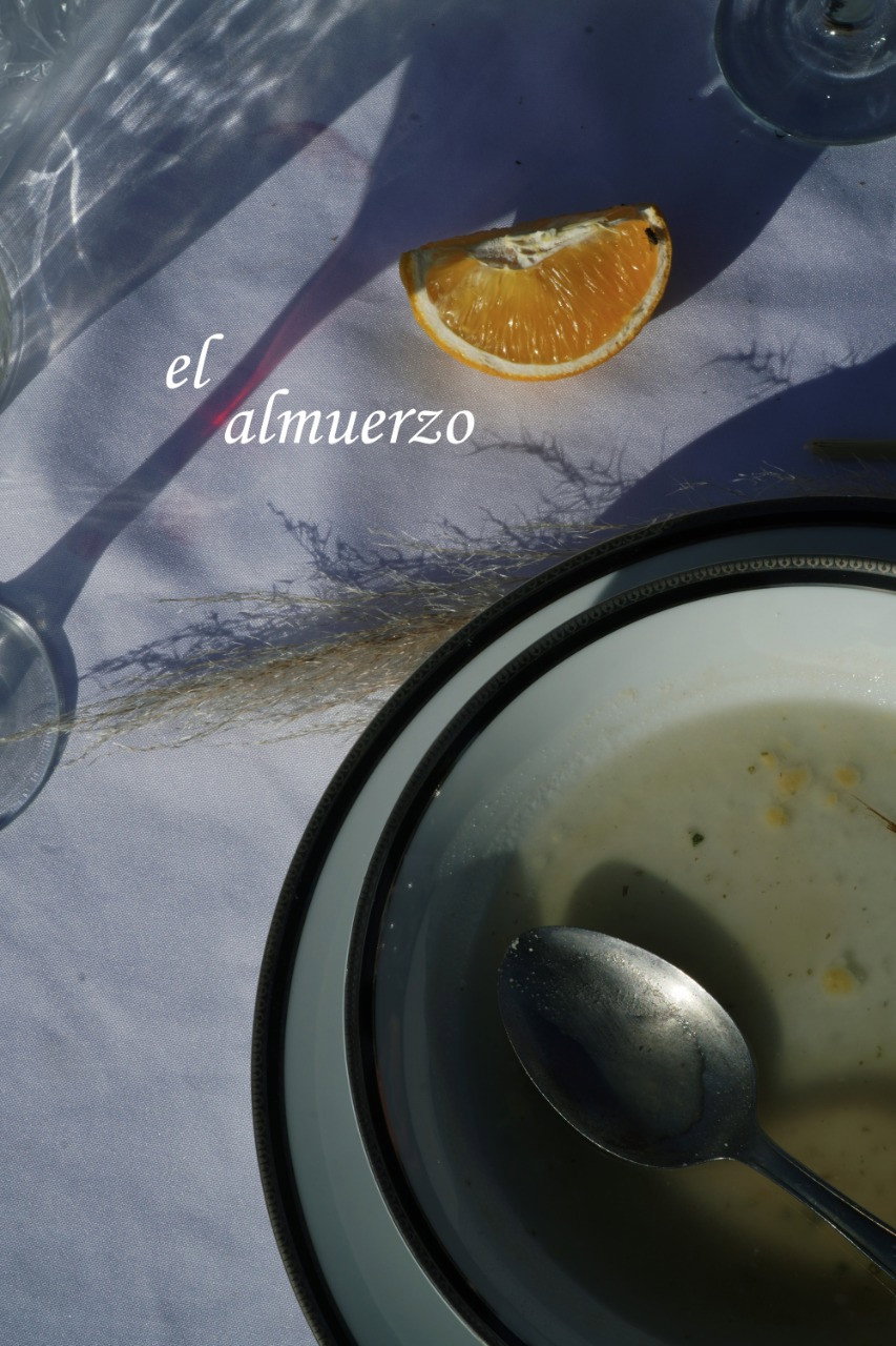El almuerzo (2022) poster