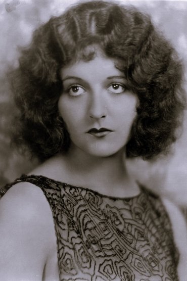 Professional headshot of Natalie Kingston