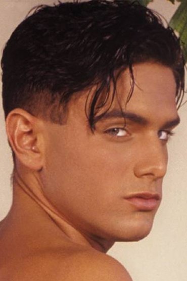 Professional headshot of Leo Masters