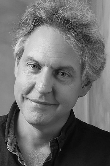 Professional headshot of Bob Barrett