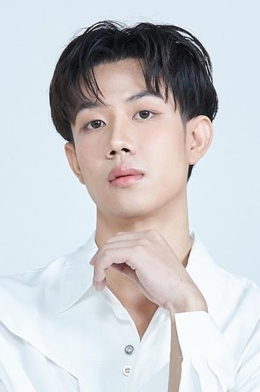 Professional headshot of Narongdet Rungarun