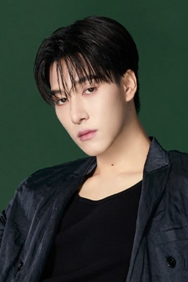 Professional headshot of Hirunkit Changkham