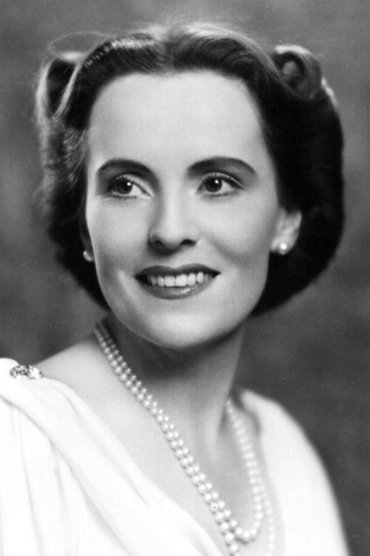 Professional headshot of Jarmila Novotná