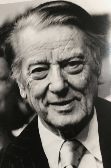 Professional headshot of Enrique Cadícamo
