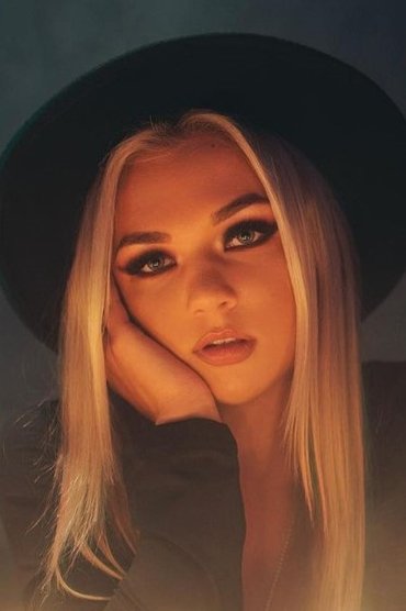 Julia Hart