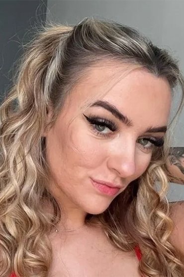 Lacey Amour