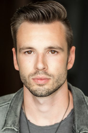 Nik Andrews