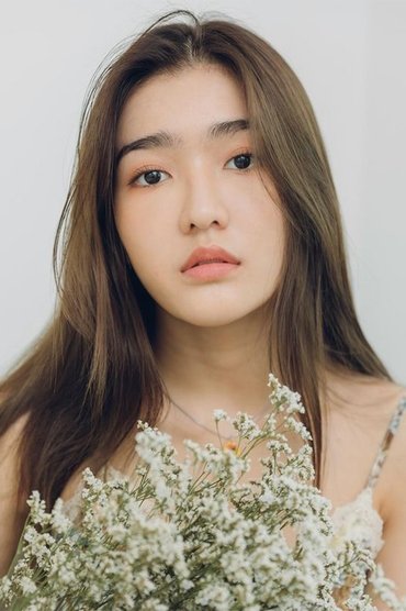 Jennis Oprasert