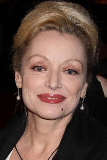 Caroline Silhol