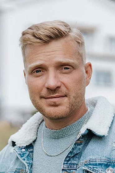 Daniel (38)