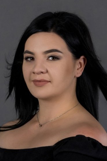 Yadviga Pleshakova