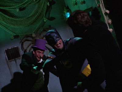 Batman gana con creces poster