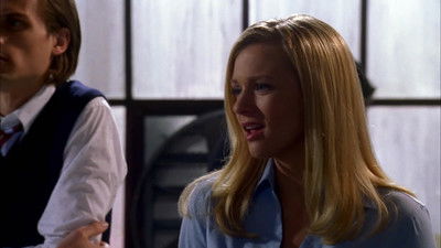 Daño y encanto poster