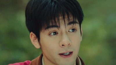 Wu Xie Attacked by a Giant Python