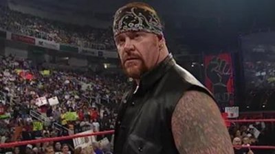 RAW is WAR 372
