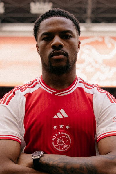 Chuba Akpom