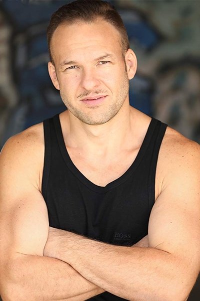 Photo de Alfredo Tavares dans Wicked