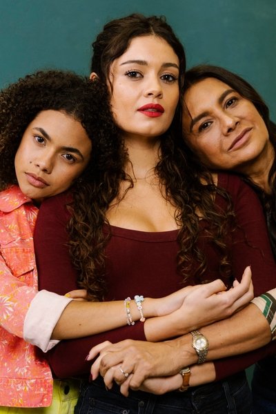 poster for Três Graças
