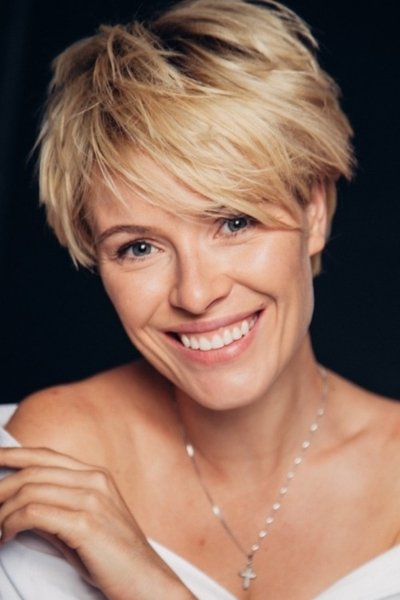 Chozilgan teshiklari bilan porno fisting