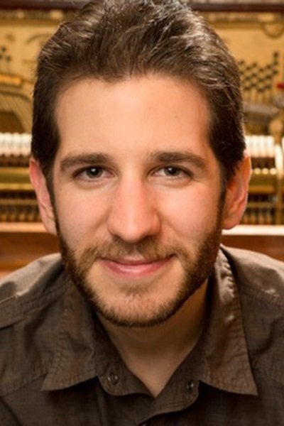Photo de Jordan Seigel dans Babylon